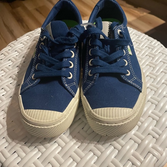 Pantone Blue Sneakers Womens Size 7 - Picture 4 of 10